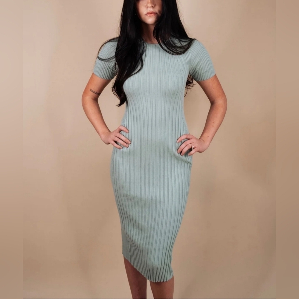Elegant Mint Ribbed Midi Dress